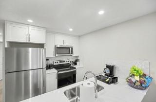 Luxury brand new 1 Bedroom Townhome - 4