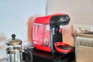 Central Portrush Apt by the Beach -Golf Terrace 4 - 5