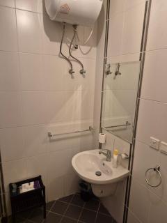 1 bedroom apartment self-entry - 1