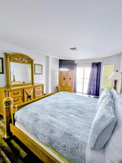 Stunning Views Intercoastal Waters Private Pool Game Room by Vacation Your Way - Marco Island - 4