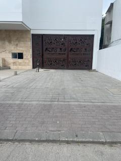 Lovely Suite steps away from the airport and beach - 1