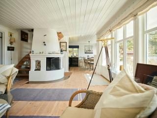 Beachfront Gem With Outdoor Kitchen In Hvaler - 7