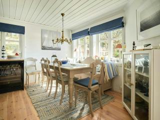 Beachfront Gem With Outdoor Kitchen In Hvaler - 4