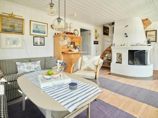 Beachfront Gem With Outdoor Kitchen In Hvaler - 2