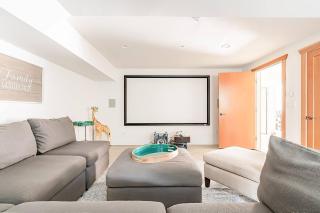 9-Beds7 BA Home wPool table-Movie room& Firepit - 8