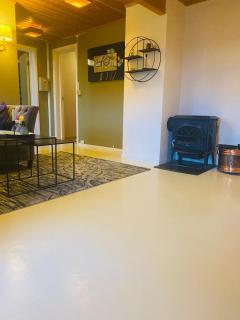 Beautiful and Cozy 3-Room house for Rent - 4