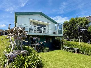 Messenger Magic - classic 5BR Kiwi bach - 9