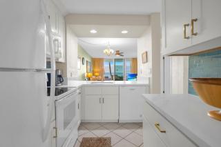 Stunning 2BR condo in South Kihei with ocean views! RM107 - 2