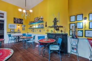Vibrant retreat w balcony near French Quarter - 9