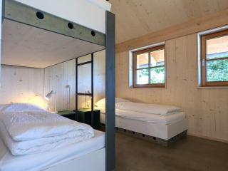 Altkreut Festenhof, Linde und Kastanie, 2 große FeWos für Gruppen bis 19 Personen ruhig und naturnah, 60 Min von München - 1