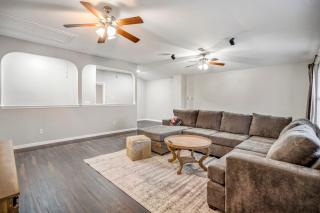 IAH Family Retreat, Fire Pit, Relaxing Escape - 1