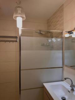 Modern Apartment, Untouched & Ready to Stay - 3