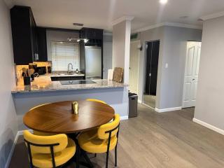 Extra Spacious with a King Bed Sauna Pool & Jacuzzi - 8