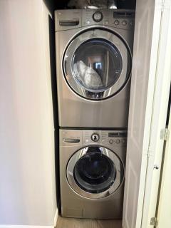 Extra Spacious with a King Bed Sauna Pool & Jacuzzi - 1