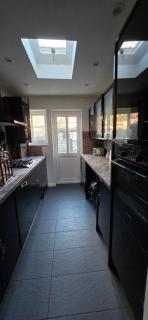RM10 x London x DM4 deals x 3BD x Contractors - 9