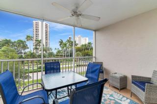 Completely Remodeled 2 Bed 2 Bath I Block Away From Free Beach Access - Marco Island - 1