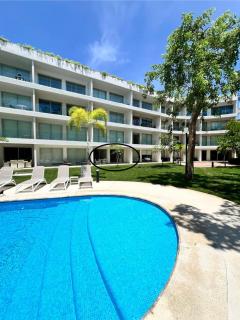 Luxurious Condo with Poolside Patio - 4