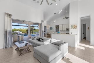 Gorgeous waterfront home with electric heated pool & spa - Villa Soleil - 5