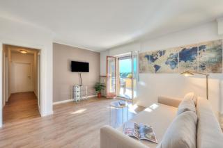 Antares150m from the Lake - Happy Rentals - 6