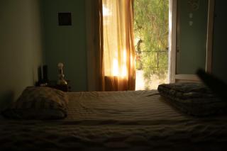 Habitación amplia en PH primer piso - 8