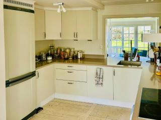 Cottage With Glass Porch By Apelviken Beach - 3