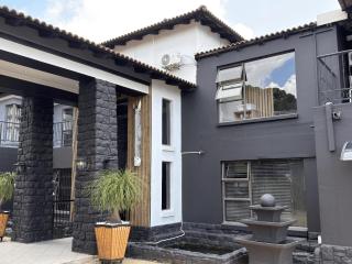 Prestige Boutique Hotel - 9