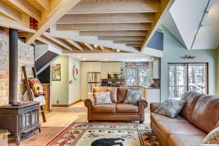 Private Peninsula! Laurel Lake Retreat with 3 Piers - 6