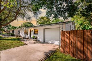 Beach Oasis, Sun, Pool, Game Room, Fire Pit, Serene, Near Beach, Pet Friendly - 2