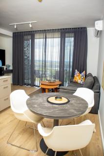 Ellipse Waterfall Premium Apartments - Cream - 9