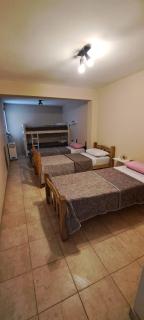 Casa amplia/Excelente ubicación - 2