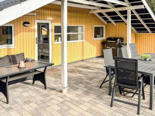 6 person holiday home in Væggerløse - 6
