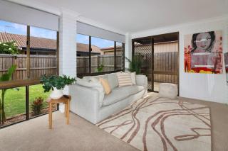 Walk to lake and beach home in Sunshine Coast - 5