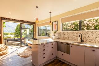 Studio B Style and tranquility in Wanaka NZ - 3