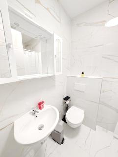 Comfortable Apartment in Lanstrasse Area BR1 - 2