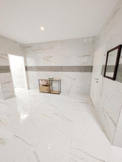 Comfortable Apartment in Lanstrasse Area BR1 - 5