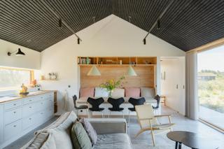 Find Peace In Architect-Designed House In Dunes - 0