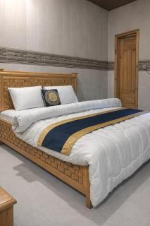 Neelam Water View Hotel - 0