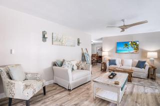 Twin Oaks Coastal Luxury, Top 1 Percent of Homes, 5 Min to Beach, Tiki Caribbean Lanai, Heated Pool - 7
