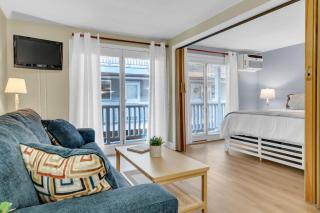 All is Wells Incredible Location Walk to Beach - 3