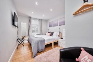 Harbour Apt for 7 Steps to Beach- Princess Green 4 - 5