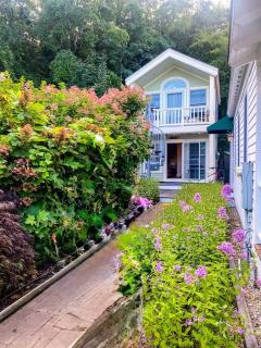 Tiny House Living + Parking | Near West End Beach - 1