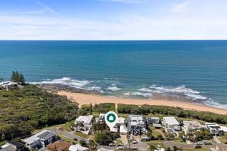 The Bungalow - Peaceful Hideaway Steps from the Sea - 5