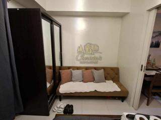 Wake to Sunrise at McQueen Suites 1BR Brenthill - 3