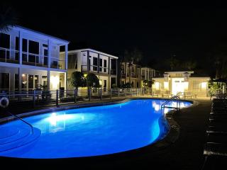 Margarita Villa A - Waterfront villa, steps to beach, heated pool, beach gear - 1