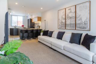 Central City Stay, Private Courtyard, Parking - 3