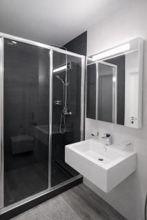 Stylish Riverside Apartments in Riviera Complex - 5