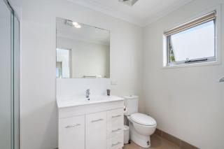 Relaxed 2BR 2BTH Apartment with Balcony & Parking - 4