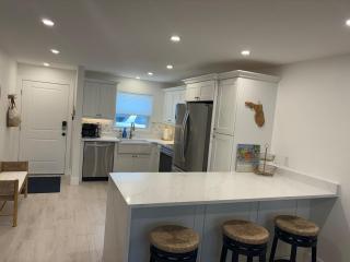 Newly remodeled condo minutes from FMB & Sanibel - 8
