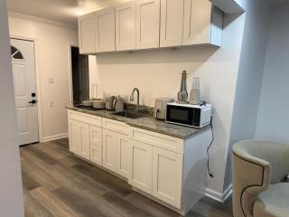 Garden Level 1 bedroom Near DC Sleeps 4 - 2