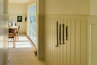 Cottage With Glass Porch By Apelviken Beach - 2